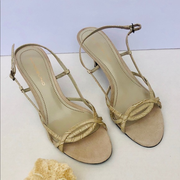 bandolino strappy heels